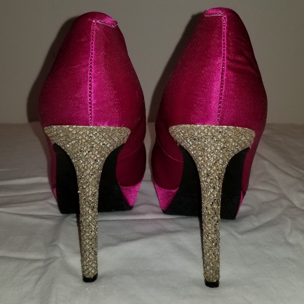 Pink Heels - Picture 3 of 4